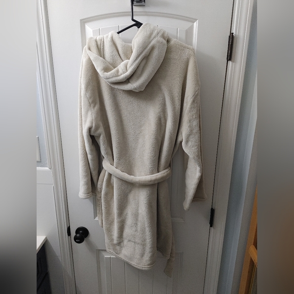 EUC L/XL Summer and Rose teddy bear fuzzy robe - Picture 7 of 9